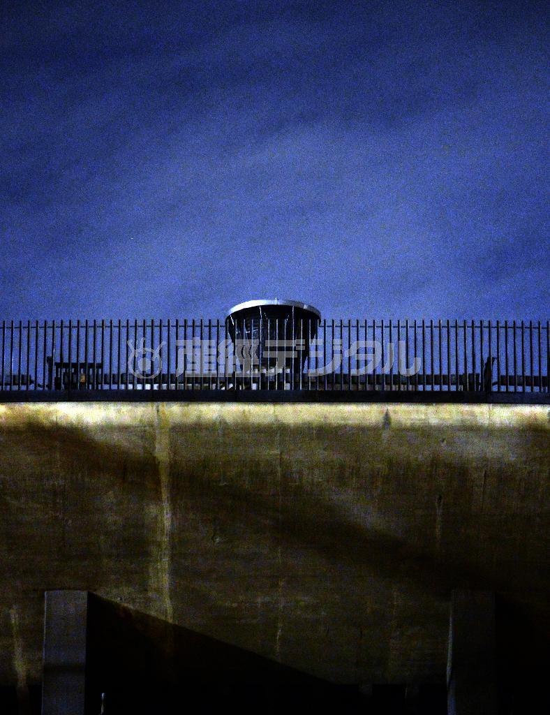 聖地・国立を見守り続けてきた聖火台もまもなく撤去される＝２０１４年８月２９日、東京都新宿区霞ケ丘町（奈須稔撮影）