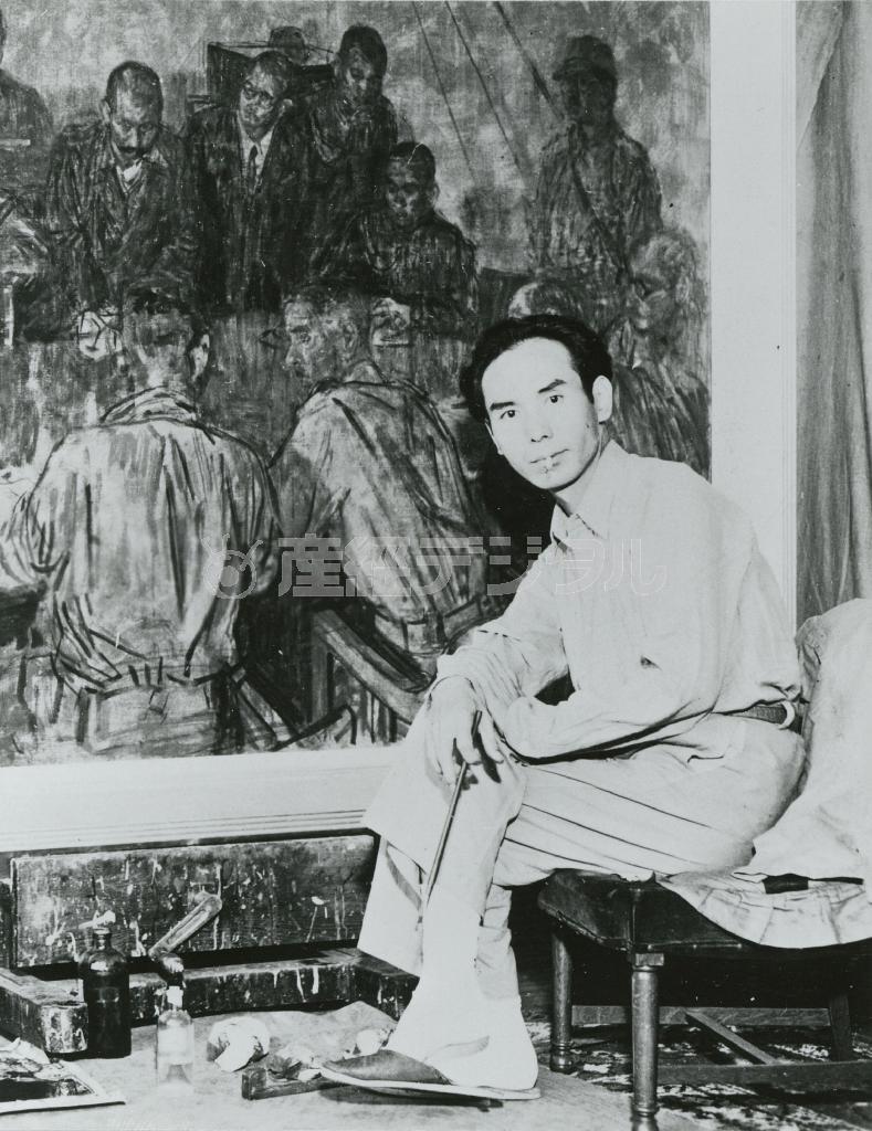 【宮本三郎記念美術館】「山下、パーシバル両司令官会見図」制作中の宮本三郎、１９４２年（提供写真）