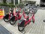 千代田区役所前で行っていたシェアサイクルプレサービスの自転車。全て電動アシスト付きで快適だ