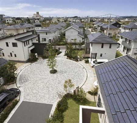 仙台市泉区の「スマートコモンシティ明石台」。各家屋に太陽光発電を装備し、話題となっている。