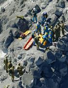 御嶽山の山頂付近で、登山者の救助作業を行う自衛隊員ら。企業も行方が分からない社員の安否確認を急いでいる＝２９日午前、共同通信社ヘリから