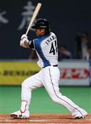 日本ハム対西武戦で七回、二ゴロに終わった日本ハム・稲葉篤紀＝９月２９日、札幌ドーム