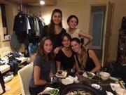 日本滞在の最終日。ソリータ（写真中央）もアールデコ・パリの友達も、これから荷造りです！＝２０１４年９月２３日（クレモンティーヌさん提供）