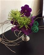 無機質素材がアクセント＿菊のモダンスタイル（Ｆｉｎｉｓｈ！）＝２０１４年９月１９日（花千代さん提供）