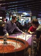 カジノを中心とした統合リゾート施設の経済効果に期待する声は多い＝米ネバダ州ラスベガス