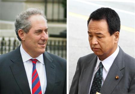 甘利ＴＰＰ担当相（右）とフロマン米通商代表部代表。豪閣僚会合を前にさや当てを演じた（共同）