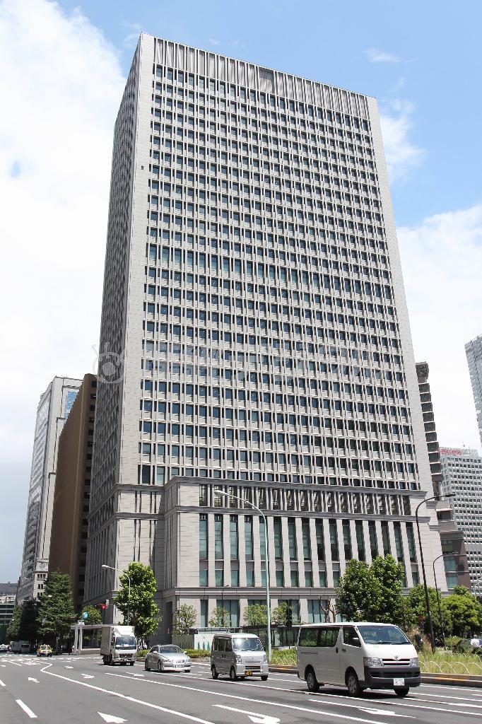 年功序列の廃止を決めた日立製作所の本社＝２０１１年８月４日、東京都千代田区丸の内（中鉢久美子撮影）