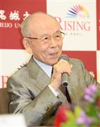 会見する名城大学・赤崎勇終身教授＝７日、名古屋市天白区の名城大学天白キャンパス（撮影・森本幸一）