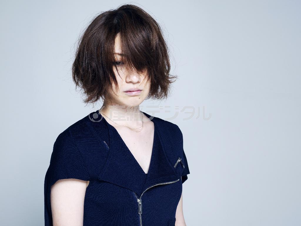 作詞作曲、ボーカルを務める笛田さおりのプロジェクト、さめざめ＝２０１４年７月２４日（オノツトムさん撮影、提供写真）