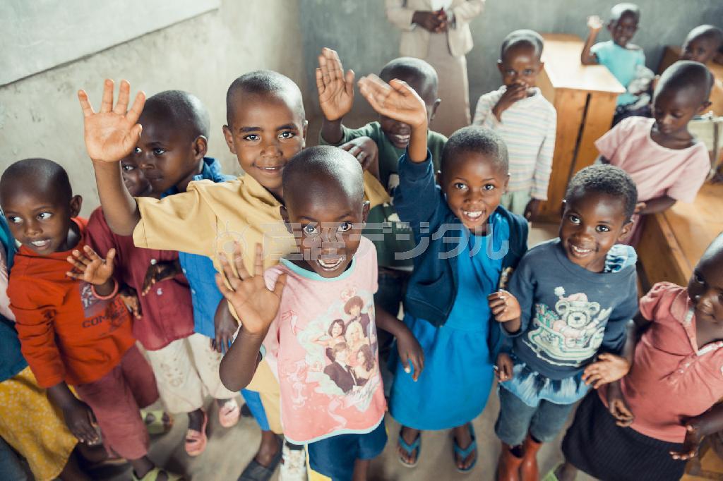 ルワンダの小学生。教室には純粋な笑顔が輝く。（Ｃ）Ｗｏｒｌｄ＿Ｖｉｓｉｏｎ／Ｋｏｓｕｋｅ＿Ｍａｅ