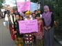 子供の権利を求めて行進する子供たち＝２０１３年６月２３日、インドネシア（ワールド・ビジョン・ジャパン撮影）