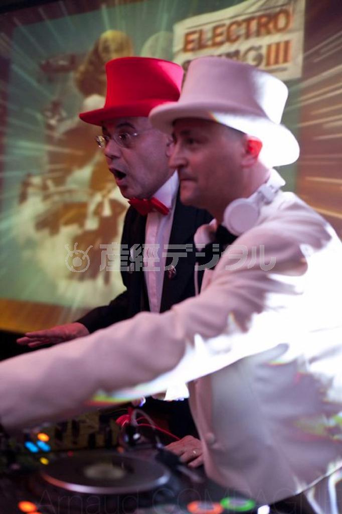 人間としての魅力にあふれるＤＪユニット「バート＆ベーカー」の２人（Ａｒｎａｕｄ＿Ｃｏｍｐａｇｎｅさん撮影、提供写真）