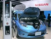 日産の電気自動車「リーフ」