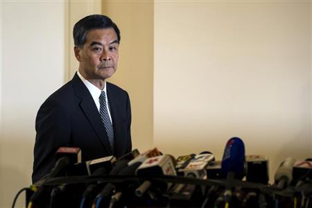 記者会見で対話による事態収拾を表明した香港の梁振英行政長官＝２０１４年１０月１６日、中国・香港（ＡＰ）