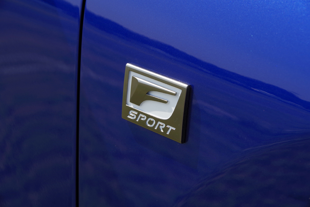 ＬＥＸＵＳ「ＮＸ２００ｔ」（ＦＳＰＯＲＴ）のロゴ。