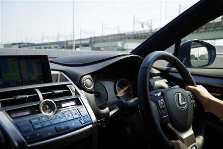 ＬＥＸＵＳ「ＮＸ２００ｔ」（ＦＳＰＯＲＴ）の運転席。