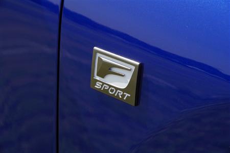 ＬＥＸＵＳ「ＮＸ２００ｔ」（ＦＳＰＯＲＴ）のロゴ。