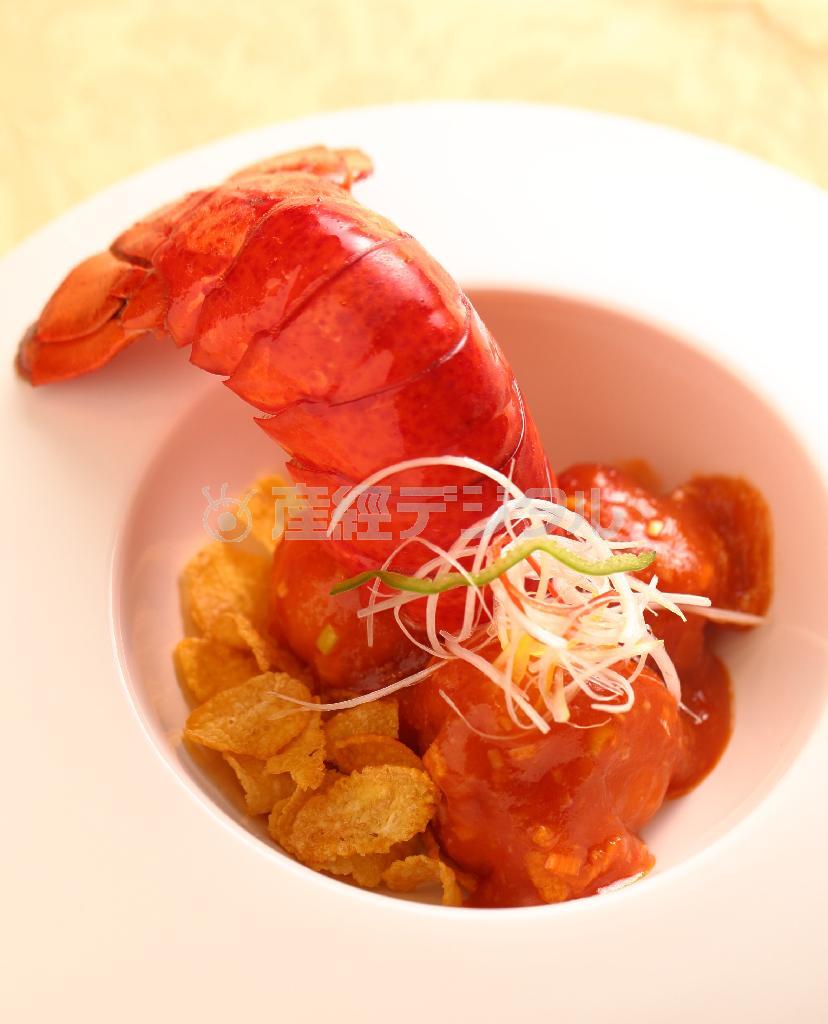 「オマールエビのチリソース」には、濃厚で深みが違う秘伝のチリソースを使っている…＝２０１４年１０月９日、京都市中京区（恵守乾撮影）