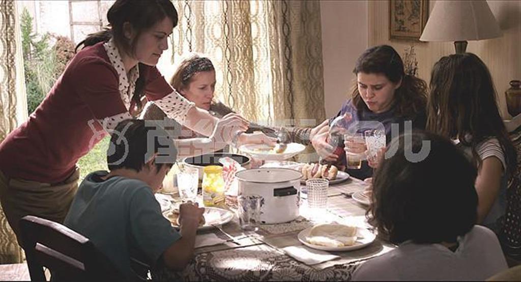 映画「マルタのことづけ」（クラウディア・サント＝リュス監督）。公開中（ビターズエンド提供）