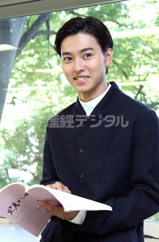 「自分の人生は自分で決める」と話す、俳優の山崎賢人さん＝２０１４年９月２６日、東京都千代田区（野村成次撮影）