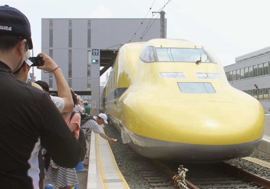 新幹線電気軌道総合試験車「ドクターイエロー」