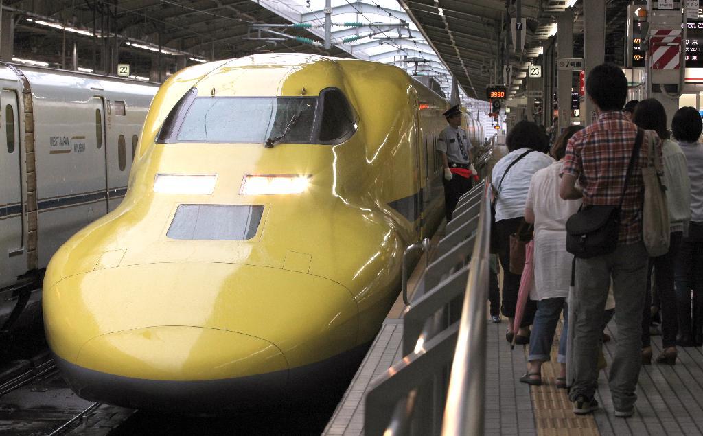 新幹線電気軌道総合試験車「ドクターイエロー」