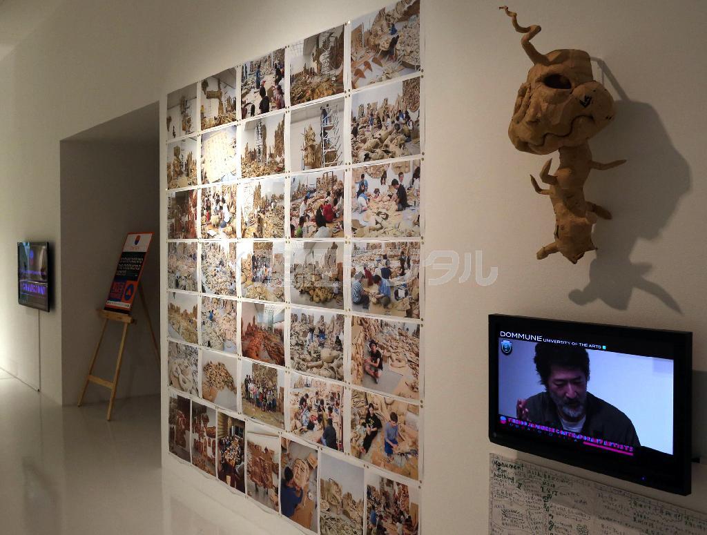 会田誠＋２１ｓｔ＿Ｃｅｎｔｕｒｙ＿Ｃａｒｄｂｏａｒｄ＿Ｇｕｉｌｄ「ＭＯＮＵＭＥＮＴ＿ＦＯＲ＿ＮＯＴＨＩＮＧＩＩ」（２０１４年）