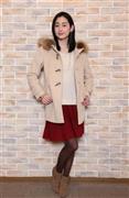 女優・モデル、早見あかりさん。［衣裳協力］ａｎｙＳｉＳ：コート２万５９２０円、ニット６３７２円、スカート８５３２円、ネックレス４２１２円、ブーツ１万２６０円＝２０１４年１０月１５日（大石一男さん撮影）