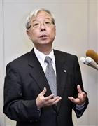 原子力規制委との会談を終え、記者団の質問に答える九州電力の瓜生道明社長＝２９日午後、東京都港区