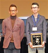 プレゼンターを務めた中田英寿氏（左）＝２９日、コレド室町