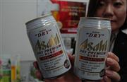 アサヒビールが１２月２４日に発売する「ドライプレミアム初仕込みプレミアム」＝５日、東京都千代田区（平尾孝撮影）