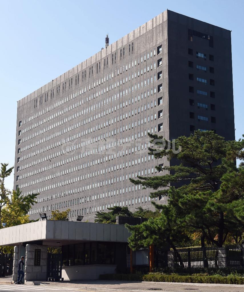 ソウル中央地方検察庁＝２０１４年１０月５日、韓国・首都ソウル（桐山弘太撮影）