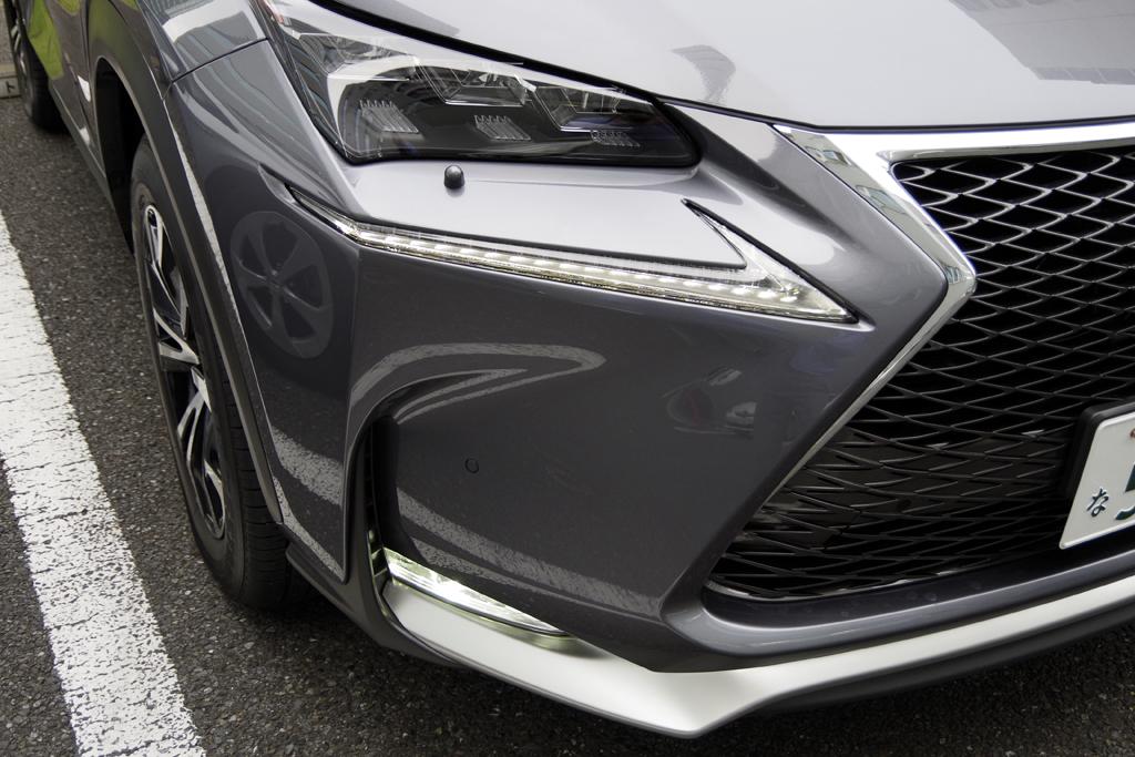 レクサスの「ＮＸ３００ｈ」（ＦＳＰＯＲＴ）