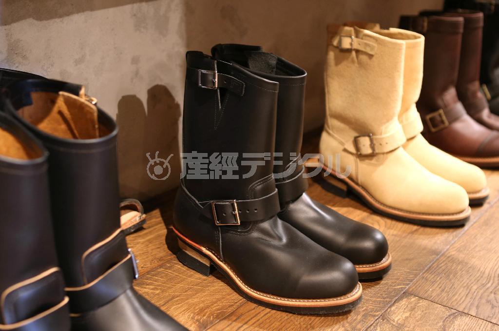 もとは現場作業用だった「エンジニアブーツ＿２２６８」（４万５９００円）＝２０１４年１１月７日、東京都港区（蔵賢斗撮影）