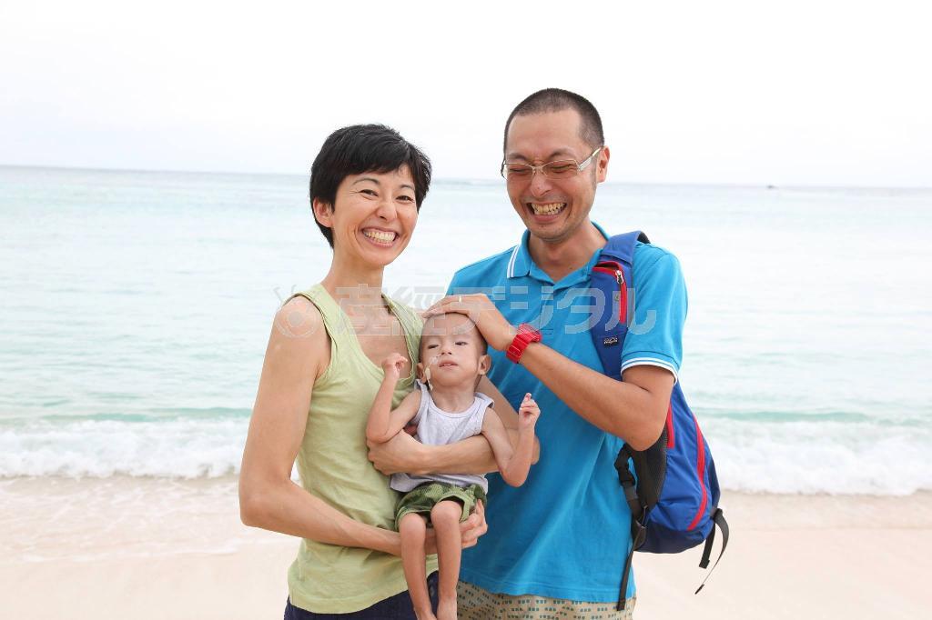 ドキュメンタリー映画「うまれる」の第２章「うまれる、ずっといっしょ。」（提供写真）