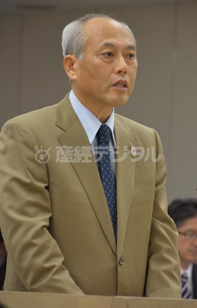 東京都議会の特別委員会で２０２０年東京五輪・パラリンピックの都内３会場の建設中止を表明した舛添（ますぞえ）要一知事＝２０１４年１１月１９日午後（共同）