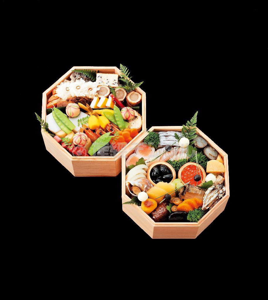 「馳走＿●（＝口へんに卒）啄」のおせち（三越銀座提供）