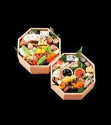 「馳走＿●（＝口へんに卒）啄」のおせち（三越銀座提供）