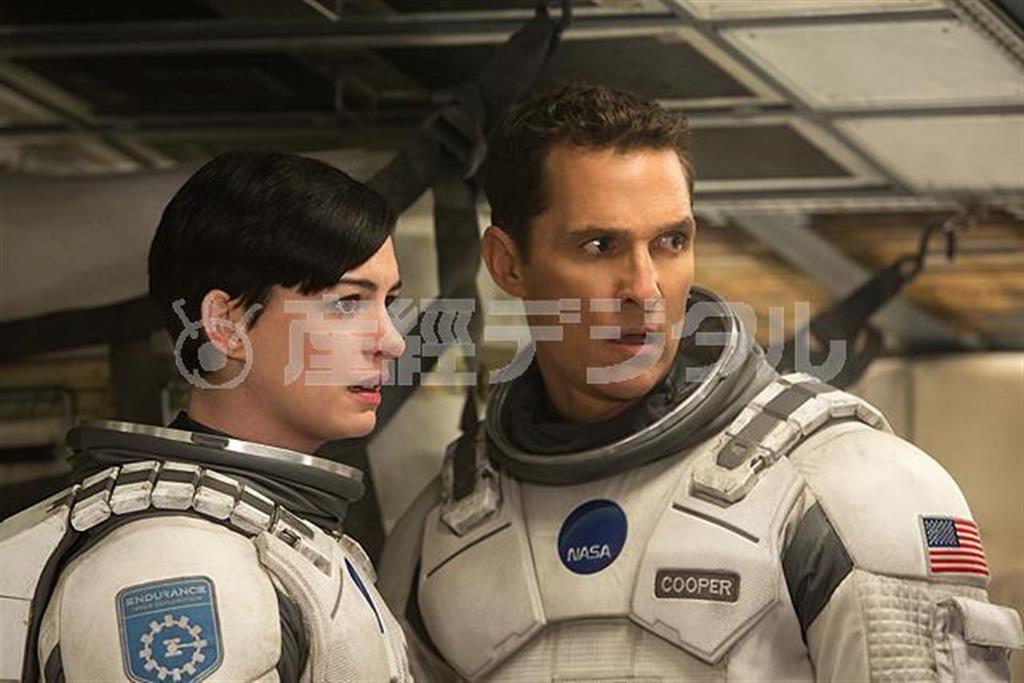 映画「インターステラー」（クリストファー・ノーラン監督）。１１月２２日公開（ワーナー・ブラザース映画）。（Ｃ）２０１４＿Ｗａｒｎｅｒ＿Ｂｒｏｓ．Ｅｎｔｅｒｔａｉｎｍｅｎｔ，Ｉｎｃ．ａｎｄ＿Ｐａｒａｍｏｕｎｔ＿Ｐｉｃｔｕｒｅｓ．Ａｌｌ＿Ｒｉｇｈｔｓ＿Ｒｅｓｅｒｖｅｄ．