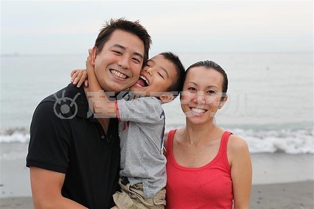 【かざすンＡＲ（視聴無料）】映画「うまれる＿ずっと、いっしょ。」（豪田トモ監督）。１１月２２日公開（Ｌｅｍ提供）。（Ｃ）２０１４＿Ｉｎｄｉｇｏ＿Ｆｉｌｍｓ