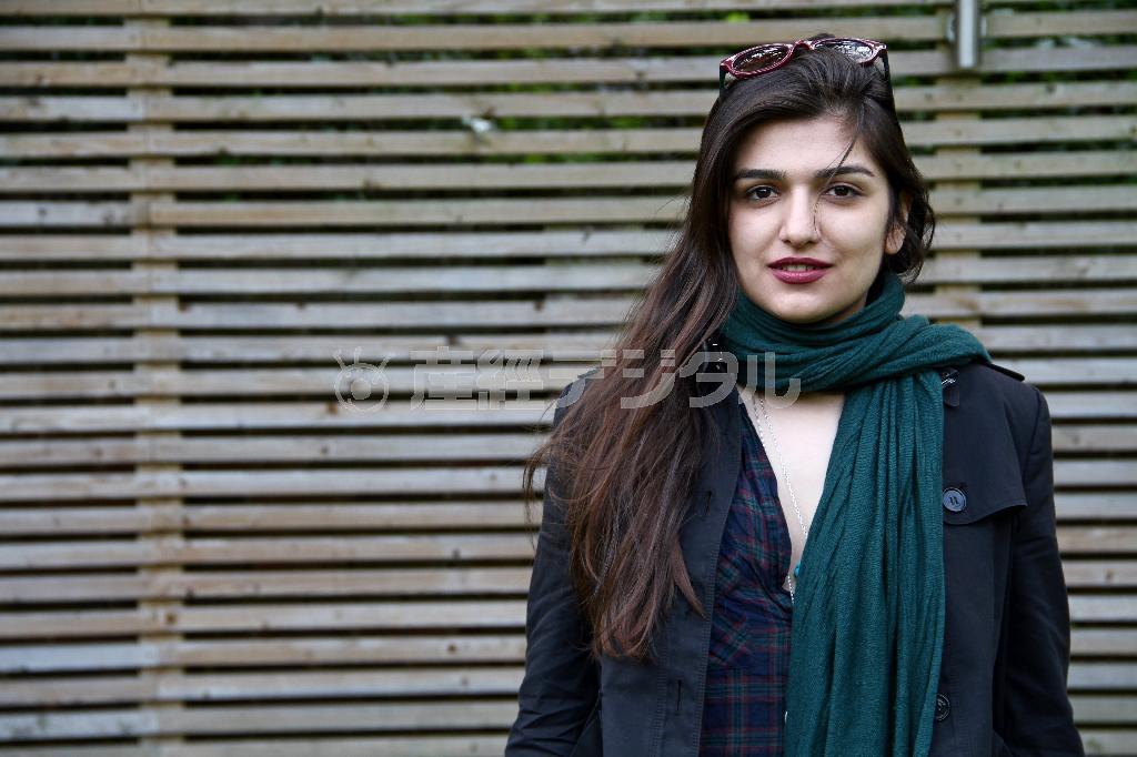 禁錮１年の実刑判決を受けたイランと英国の国籍を持つゴンチェ・ガバミさん＝２０１２年、英国・首都ロンドン（ＡＰ）