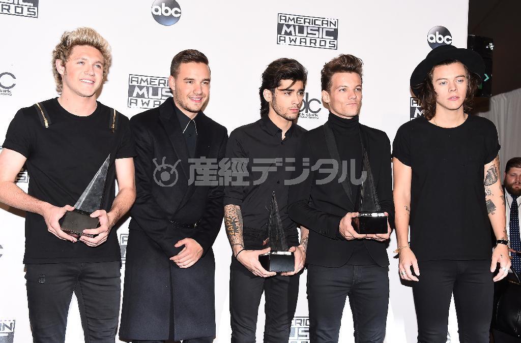英ボーイズグループ「ワン・ダイレクション」＝２０１４年１１月２３日、米カリフォルニア州ロサンゼルス（ＡＰ）