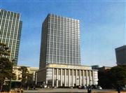 三菱地所が東京商工会議所ビルや東京会館などを一体建て替えして再開発する超高層ビルの完成予想イメージ（同社提供）