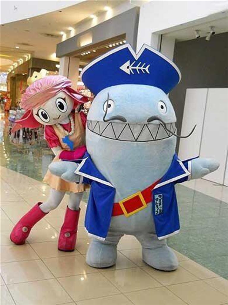 ピエリ守山の公式キャラクター「ナズマ」（右）と「アユ」（サムティ提供）