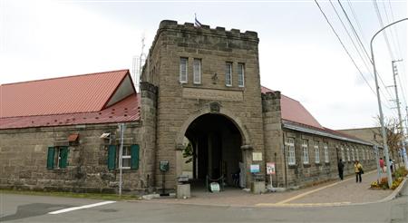 ニッカウヰスキー余市蒸溜所（北海道工場）の正門。国の有形文化財、北海道遺産となっている