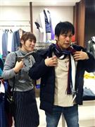 彩凛システムの「コデチケ！」では、ファッションに詳しい一般の「コーディネーター」が同行する