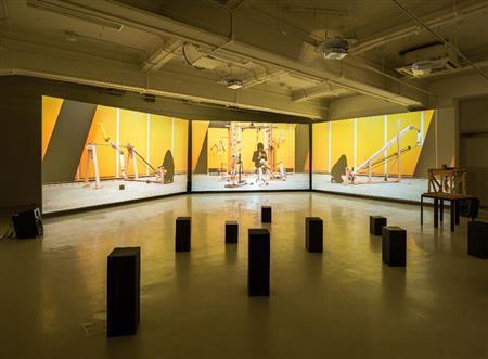 【小谷元彦展】「Ｔｅｒｍｉｎａｌ＿Ｉｍｐａｃｔ」（ｆｅａｔｕｒｉｎｇ＿Ｍａｒｉ＿Ｋａｔａｙａｍａ”ｔｏｏｌｓ”）２０１４年＿サウンド：西原尚さん（表恒匡さん撮影、提供写真）