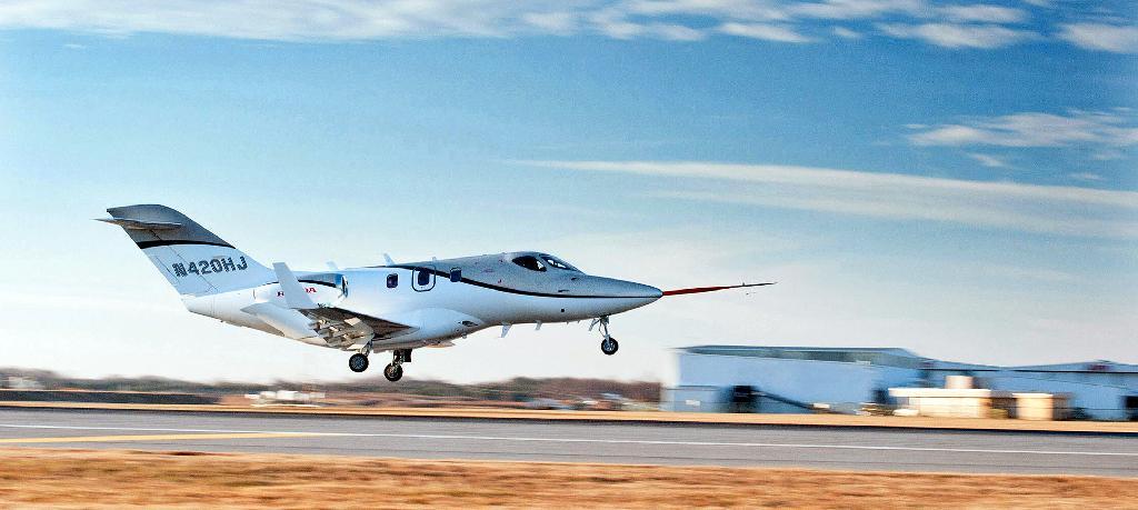 初飛行に成功したホンダの量産型小型飛行機（ホンダ提供）