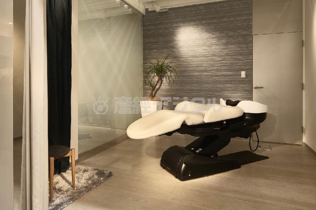 包まれるような心地になるヘッドスパベッド（ソシエ・ワールド提供）