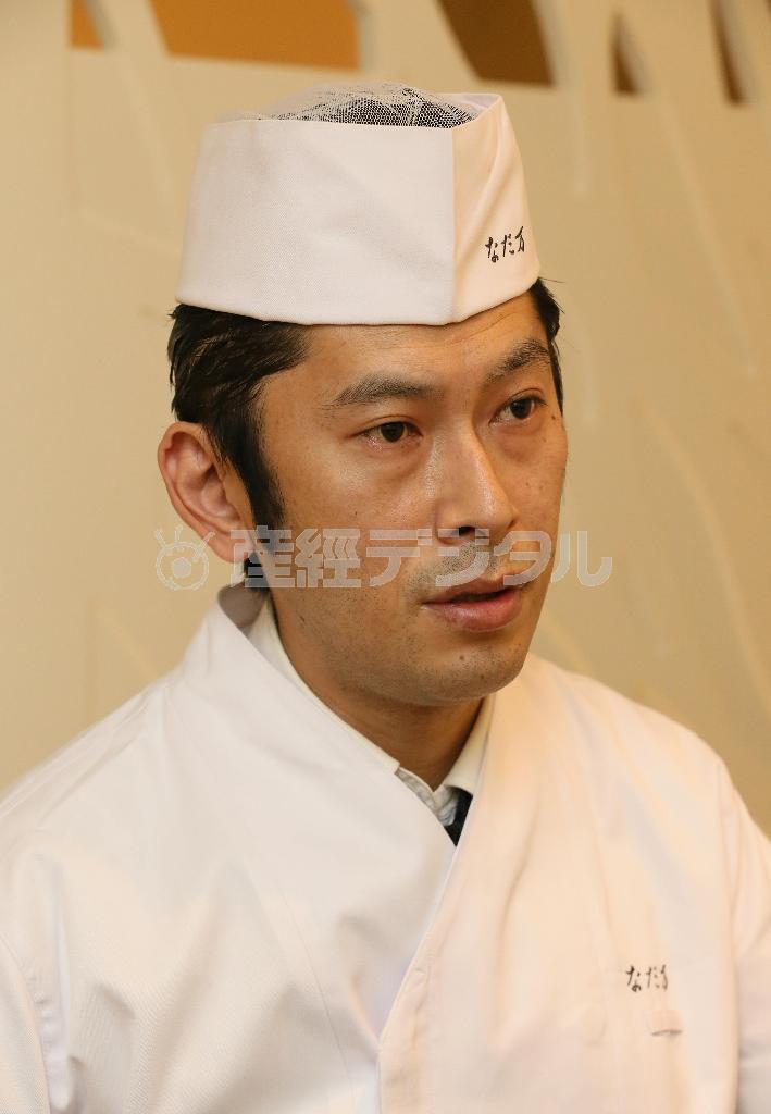 「海外の食材や文化を積極導入し、他店とは違った料理の提供に挑みたい」と語る伊藤卓也料理長＝２０１４年１１月１４日、京都市中京区（志儀駒貴撮影）